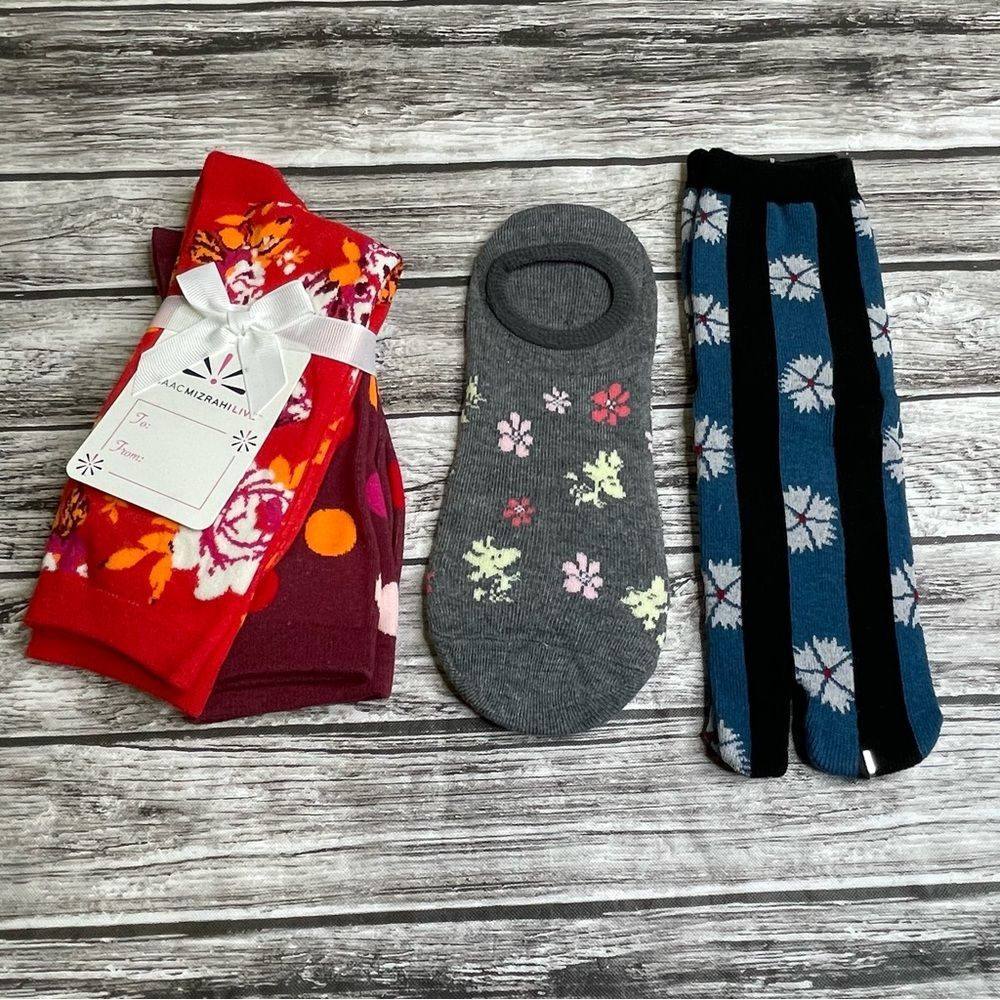 Women's Novelty Fun Socks Set of 4 Floral Polka Dot Fuzzy NWT